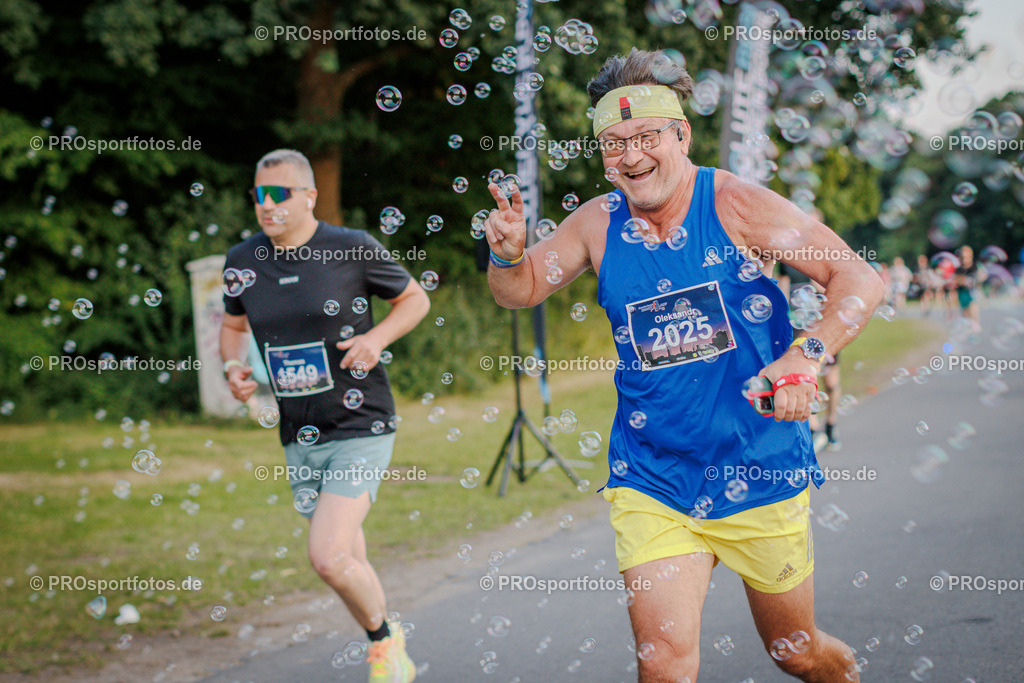 Sparda-Bank Nachtlauf Bonn; Bonn, 18.06.2025 | Impressionen vom Sparda-Bank Nachtlauf Bonn am 18.06.2025 in Bonn (Nordrhein-Westfalen). 