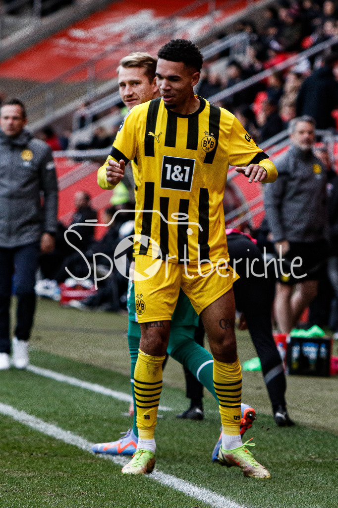 FC Ingolstadt - Borussia Dortmund Amateure | Erneut jubelt Dortmund - diesmal durch das 0-2, wieder durch Justin NJINMAH (BVB #11) / DFL REGULATIONS PROHIBIT ANY USE OF PHOTOGRAPHS AS IMAGE SEQUENCES AND/OR QUASI-VIDEO