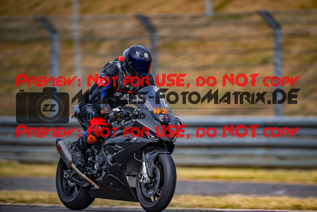 MaZZes_FotoMatrix_230719_206 | ROT