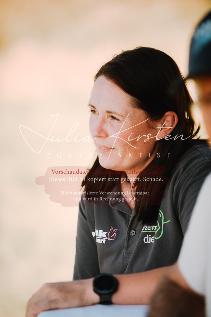 DSC_3659 | Pferde- und Turnierfotografie in Westsachsen. Pferdeportraits, Auftragszeichnungen und intuitive Kunst.