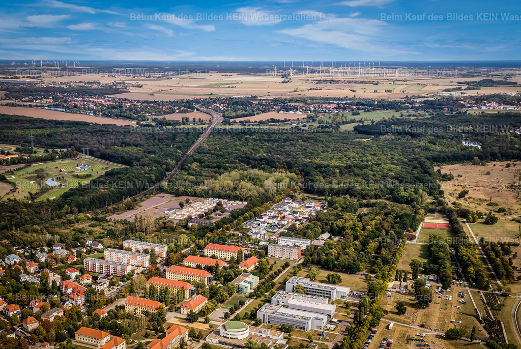Anika-9508 | Die Magdeburger Platte® - das sind die schönsten Luftbilder von Magdeburg & Sachsen-Anhalt auf Acryl, Leinwand oder zum Download. Das ist Luftbildfotografie & Luftbildaufnahmen mit Drohne & Flugzeug.  - Realisiert mit Pictrs.com