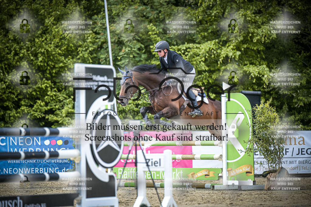 DOS_0032 | Entdecke hochwertige Reitturnierfotos von Foto Oger. Professionell, emotional und authentisch – jetzt Lieblingsmomente im Shop bestellen.Deutschlandweite Turnierfotografie. - Realisiert mit Pictrs.com