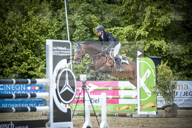 DOS_0032 | Entdecke hochwertige Reitturnierfotos von Foto Oger. Professionell, emotional und authentisch – jetzt Lieblingsmomente im Shop bestellen. - Realized with Pictrs.com