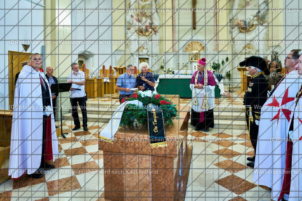 ALP3769_Jeanne de Ferrette_Kranzniederlegung_Templer Orden | (C)FotoLois.com, Alois Spandl, 700stes Hochzeitsjubiläum - Albrecht II. mit Johanna von Pfirt in Thann (FR) im März 2024. Empfang des Organistionskommitees aus der Region Ferrette (Pfirt)/Thann aus dem Elsass mit Empfang durch die Stadtgemeinde und Bezirkshauptmannschaft Scheibbs im Schloss Scheibbs und anschließender Kranzniederlegung in der Kartausenkirche über der Krypta des Gründerehepaares durch Mitglieder des Templer Ordens im Beisein von Mitgliedern der Goldhaubengruppen, Fr 22. September 2023.