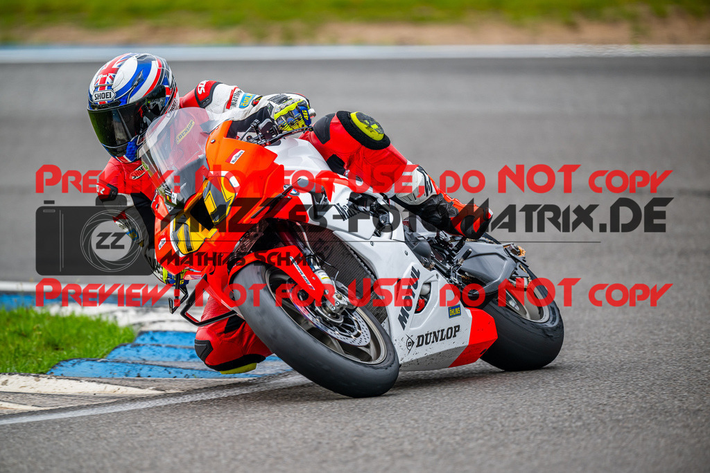 MaZZes_FotoMatrix_240702_6007705_6592 | WEISS