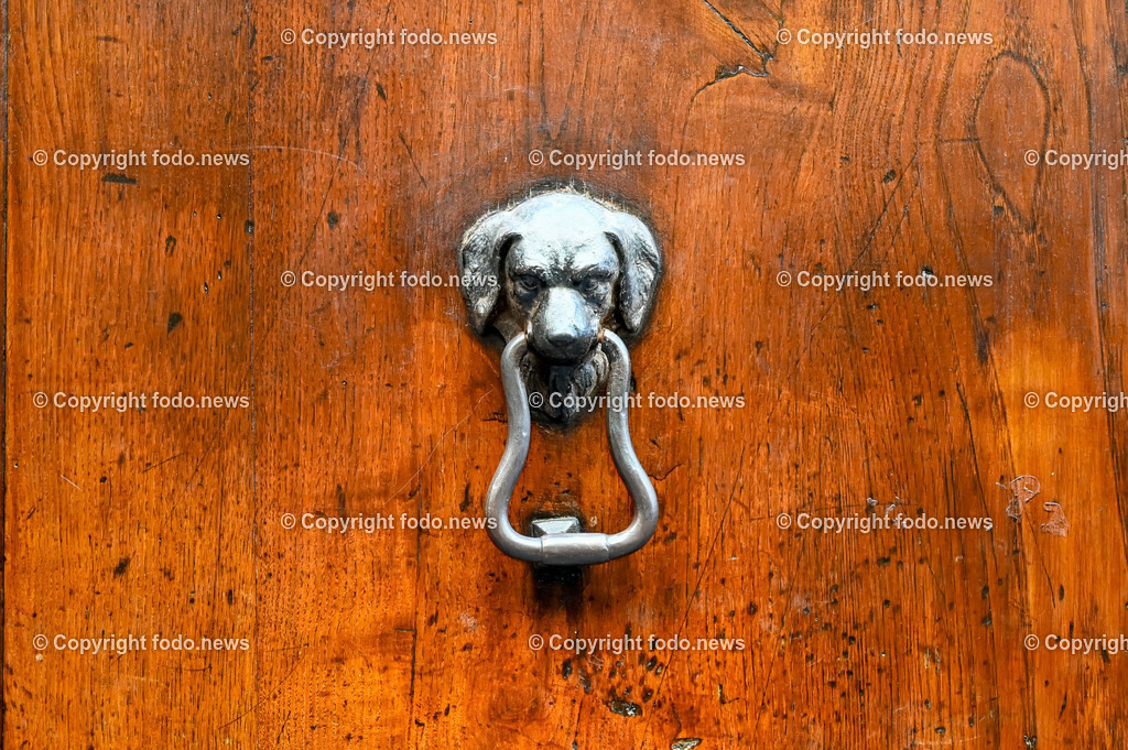 Italien_ Toscana_ Lucca_ 29.05.2024-59 | 29.05.2024, Italien, ITA, Toskana, Lucca im Bild Stadtansichten, Gebäude, Architektur, Touristen, Historisch, Souvenier, 


Lucca ist die Hauptstadt der Provinz Lucca in der Toskana. Sie liegt im Tal des Flusses Serchio etwa 20 km nordöstlich von Pisa und 20 km östlich der toskanischen Küste
Quelle: Wikipedia
