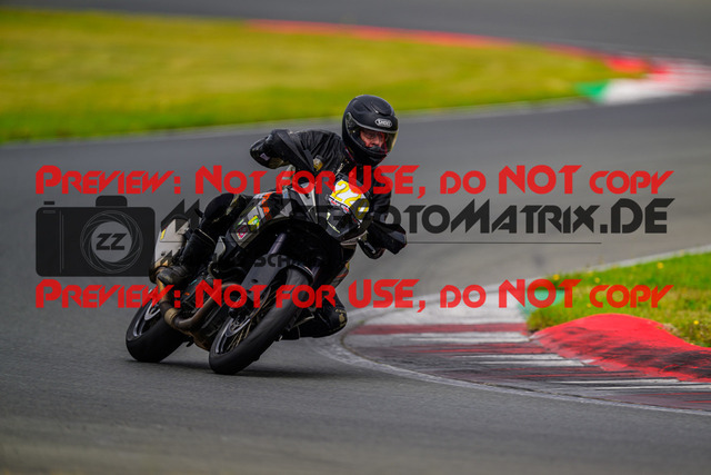 MaZZes_FotoMatrix_240724_6007705_8826 | GELB