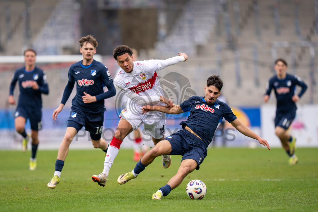VfB Stuttgart II vs. TSG Hoffenheim II, Fussball, 3. Liga, 26. Spieltag, 15.03.2026 | Kenny Fressle (VfB Stuttgart II, #19),VfB Stuttgart II vs. TSG Hoffenheim II, Fussball, 3. Liga, 26. Spieltag, 15.03.2026Foto: photosbyphips/Philip Ziegler