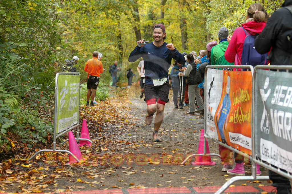 251026_1234_EX1_0710 | Sportfotografie im Rhein-Sieg Kreis, Köln, Bonn, NRW, Rheinland Pfalz, Hessen, etc. Unser Tätigkeitsfeld umfasst den Laufsport vom Volkslauf über den Marathon, Duathlon, Triathon bis zum Ultralauf wie Kölnpfad Ultra oder Schindertrail.