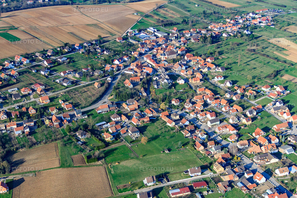 Vue aérienne: Vue de la ville depuis le sud à Gunstett dans le département Bas Rhin, France – .Photo: IMG_38719.jpg prise le 20/03/2011 par Werner Riehm/FLY-FOTO.eu – Résolution de l'original: 4752 x 3168 px