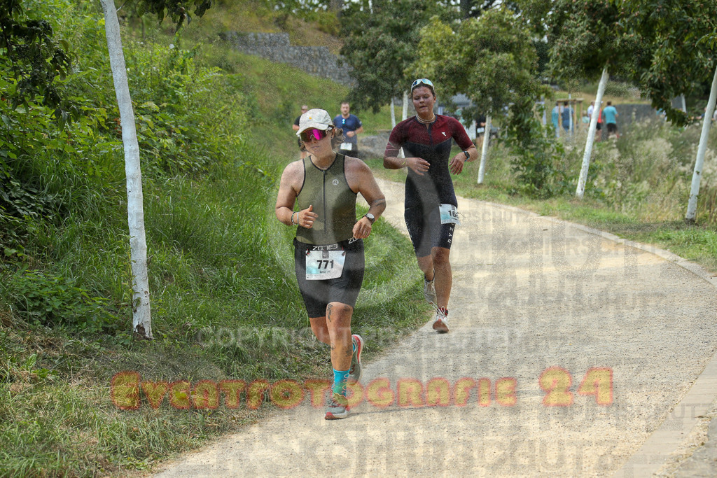 250824_1502_EX1_8374 | Sportfotografie im Rhein-Sieg Kreis, Köln, Bonn, NRW, Rheinland Pfalz, Hessen, etc. Unser Tätigkeitsfeld umfasst den Laufsport vom Volkslauf über den Marathon, Duathlon, Triathon bis zum Ultralauf wie Kölnpfad Ultra oder Schindertrail.