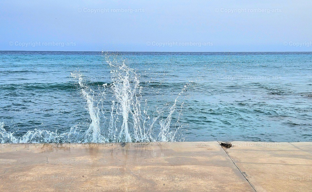 20240321_171540 | romberg-arts, romberg-arts.de, www.romberg-arts.de, Foto_Online_Shop, Julia Fuhrmann, Köln, Fotos, Fotografie, Fotokunst, Kunstdrucke, Naturfotos, Aktfotos, Nacktfotos, schwarz_weiß_Fotos, Blumenfotos, Blumen, Tiere, Beton, Korrosion, Lächeln, Drucke