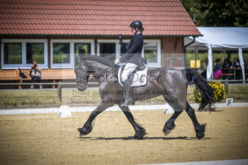 DOS_4486 | Entdecke hochwertige Reitturnierfotos von Foto Oger. Professionell, emotional und authentisch – jetzt Lieblingsmomente im Shop bestellen.Deutschlandweite Turnierfotografie. - Realisiert mit Pictrs.com