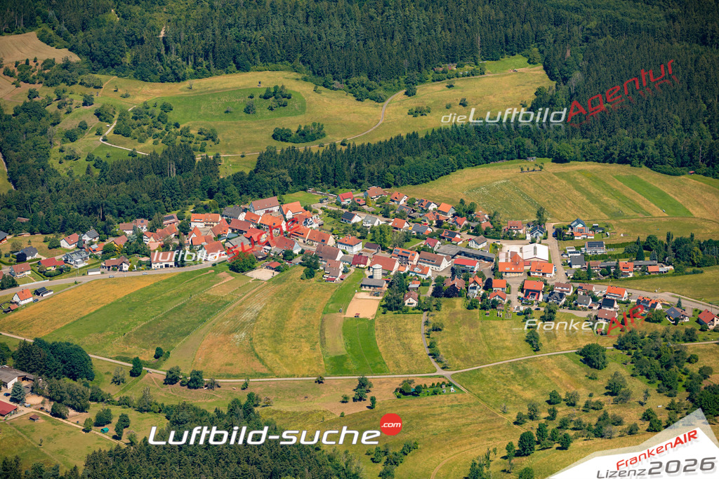 Das Luftbild zeigt : Stockenhausen Balingen - Die Luftaufnahme wurde 2024 vom UL-Flugzeug aus erstellt ( keine Drohne ) - Hochauflösende Luftaufnahme - Für grossformatige Ausdrucke geeignet. Die Geschenkidee !Mit Lizenz und Bildrechte bestellbar