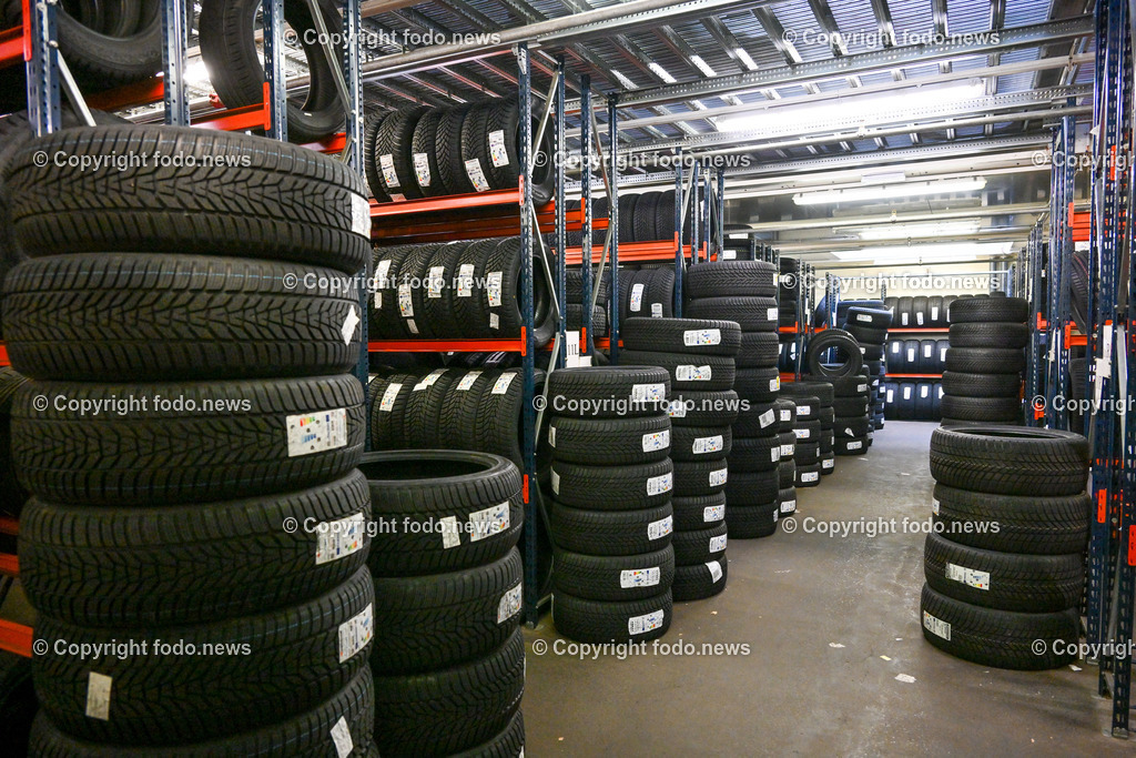 Reifen Wondraschek_ Linz_ 17.10.2023-25 | 17.10.2023, Linz, AUT,Reifen Wondraschek, im Bild Reifenlager (eines von 3 Stockwerken), ca 16000-20000 gelagerte Neureifen Saisonbedingt
