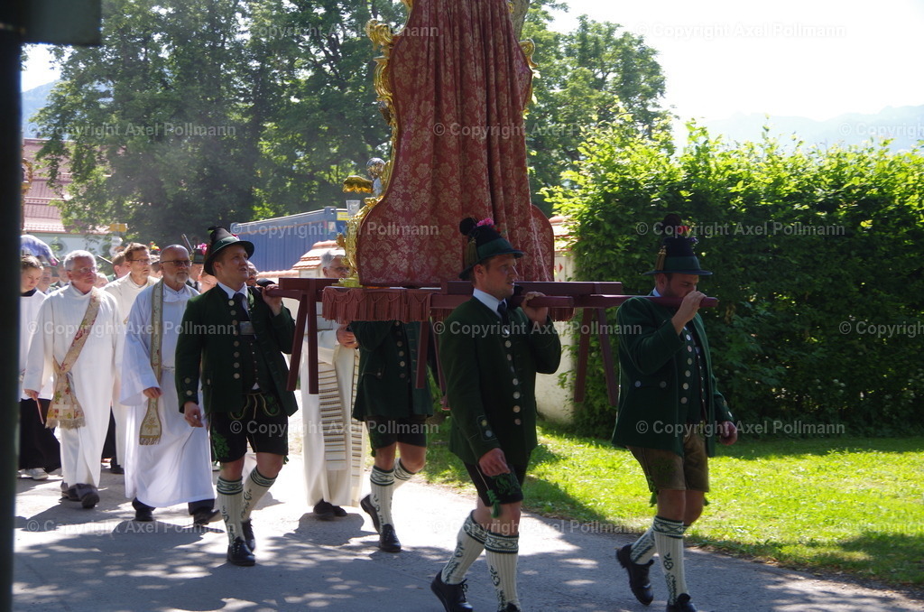 IMGP6607 | fotografiert von Axel PollmannLeonhardi Wallfahrt Benediktbeuern und Murnau, Fronleichnam, Fasching, Landschaft im Loisachtal und Benediktbeuern  - Realisiert mit Pictrs.com