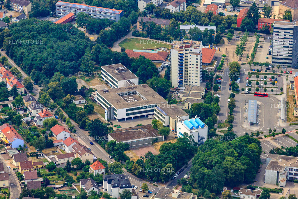 Goethe-Gymnasium Germersheim http://www.goethe-gym-ger.de/ | Luftbild: Goethe-Gymnasium Germersheim http://www.goethe-gym-ger.de/ in Germersheim im Bundesland Rheinland-Pfalz in Deutschland. Foto: IMG_29817.jpg vom 02.07.2010 durch Werner Riehm/FLY-FOTO.de - Realisiert mit Pictrs.com
