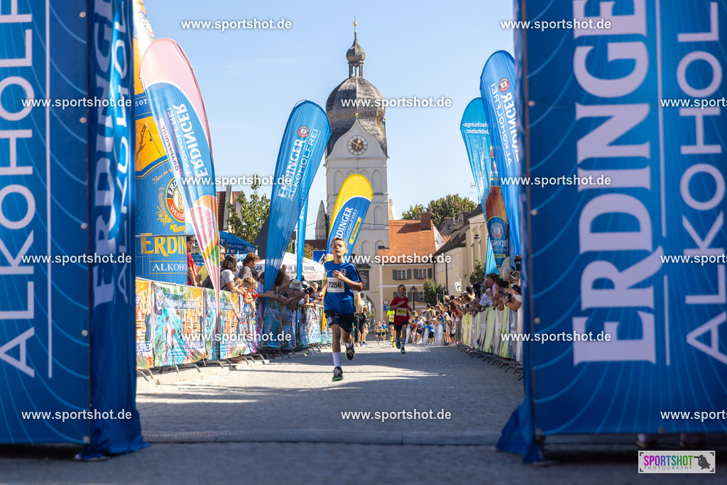 VJ__3358 | Stadtlauf Erding 2025 #stadtlauferding #erdingstadtlauf #stadtlauf_erding #laufmotivation #trisporterding #yourpictrs #sportshot_your_pictrs
