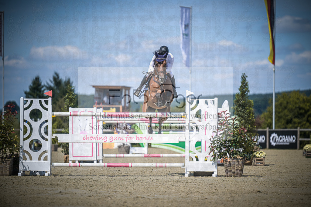 DOS_4610 | Entdecke hochwertige Reitturnierfotos von Foto Oger. Professionell, emotional und authentisch – jetzt Lieblingsmomente im Shop bestellen.Deutschlandweite Turnierfotografie. - Realisiert mit Pictrs.com