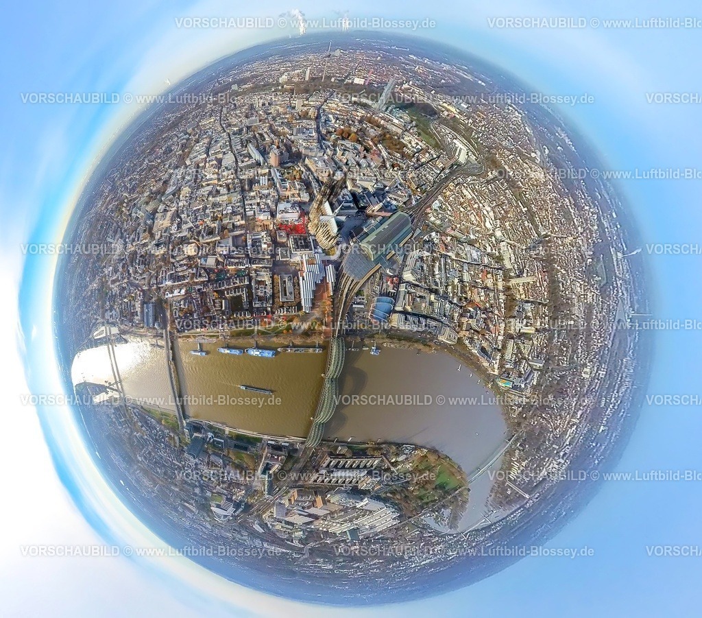 Koeln231190026HauptbahnkfoDomMitte | Luftbild, Fluss Rhein und Ausflugsschiffe mit Hohenzollernbrücke und Deutzer Brücke, Mitte City und Altstadt mit dem Kölner Dom und dem Hauptbahnhof Hbf, umgeben von herbstlichen Laubbäumen, Erdkugel, Fisheye Aufnahme, Fischaugen Aufnahme, 360 Grad Aufnahme, tiny world, little planet, fisheye Bild, Altstadt, Köln, Rheinland, Nordrhein-Westfalen, Deutschland