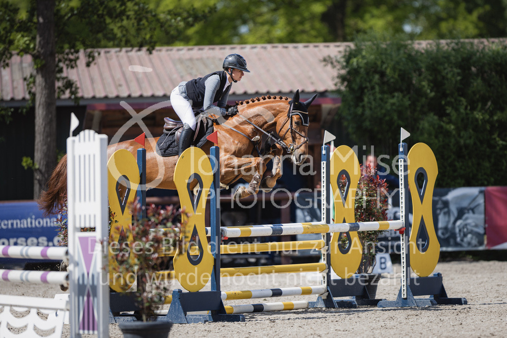 230516_Mühlen_03SprPf-A-323 | Deine schönsten Turniermomente als professionelle Fotos! Entdecke hochwertige Pferdesport-Fotografie im Online-Shop. Jetzt Fotos finden & bestellen!