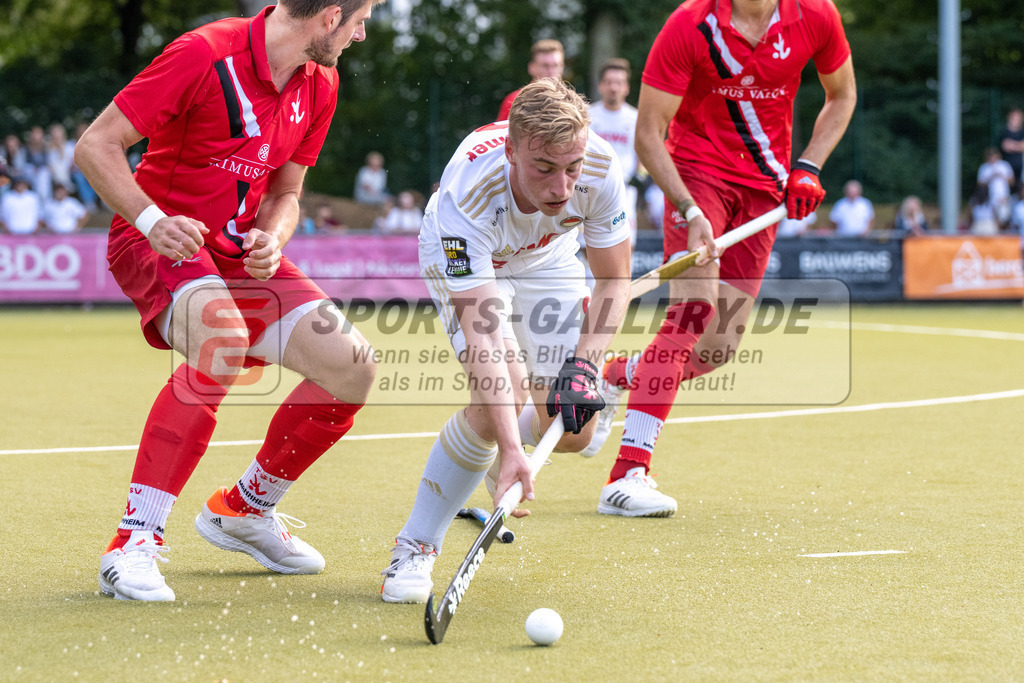 SFE_20220903_0123 | Luis Höchemer ( Rot-Weiss Köln #9 )  ; 1. Bundesliga Hockey Herren Rot-Weiss Köln - TSV Mannheim am 03.09.2022 in Köln (KTHC Stadion Rot-Weiss Köln Tennis and Hockey Club), Photo: Stephan Fehrmann 2022 (Sports-Gallery)