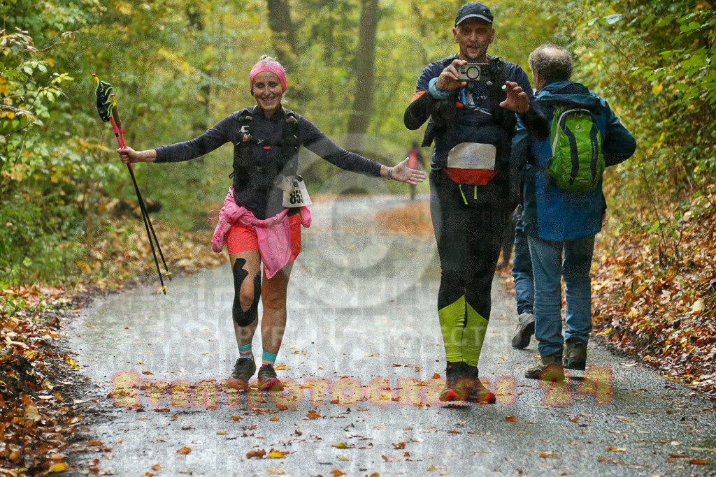 241027_1453_EX1_7478 | Sportfotografie im Rhein-Sieg Kreis, Köln, Bonn, NRW, Rheinland Pfalz, Hessen, etc. Unser Tätigkeitsfeld umfasst den Laufsport vom Volkslauf über den Marathon, Duathlon, Triathon bis zum Ultralauf wie Kölnpfad Ultra oder Schindertrail.