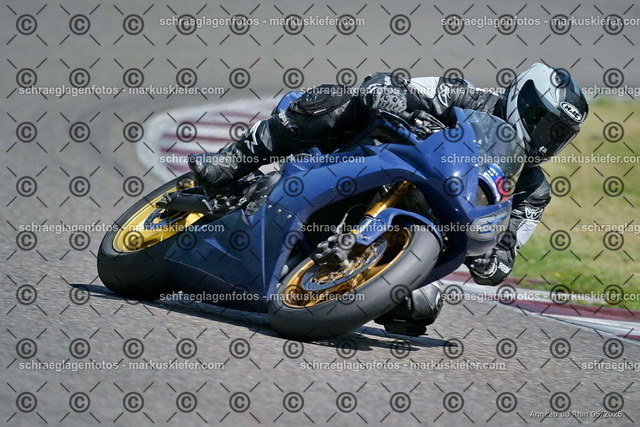 26BT02-1226 | markuskiefer.com - Realisiert mit Pictrs.com