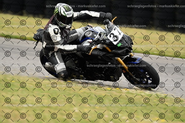 25bt02-1369 | markuskiefer.com - Realisiert mit Pictrs.com