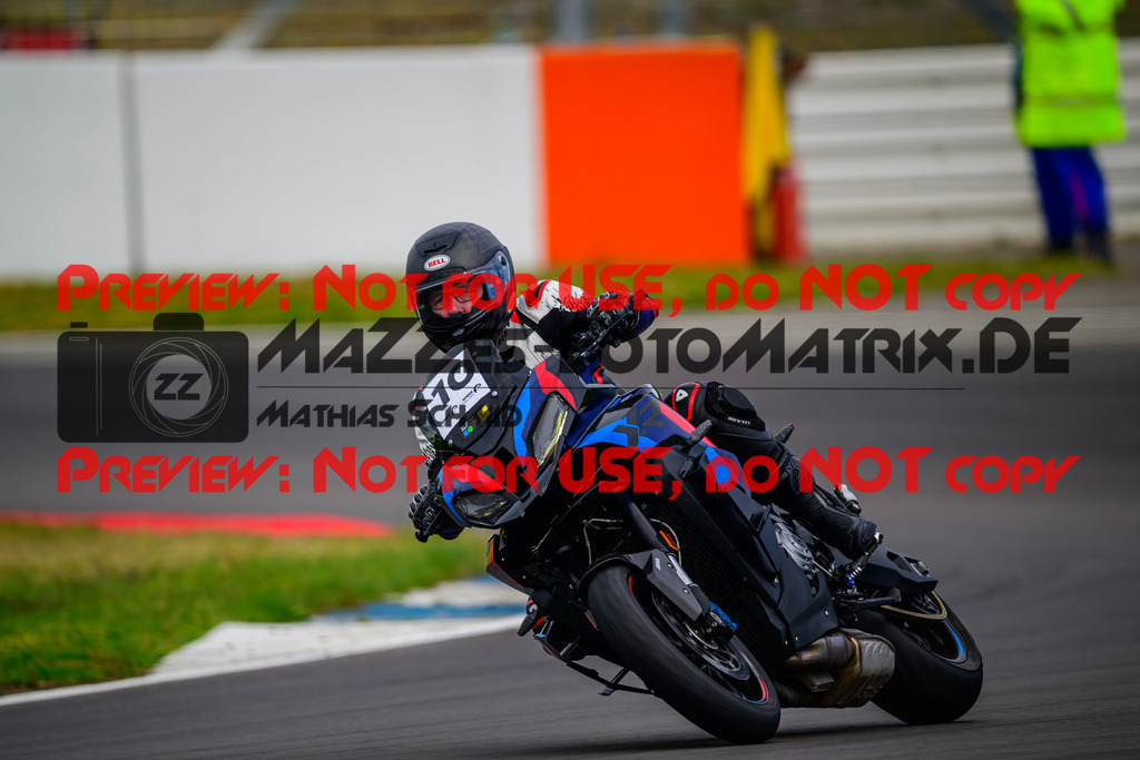 MaZZes_Fotomatrix_20250421_6007705_3552 | GELB