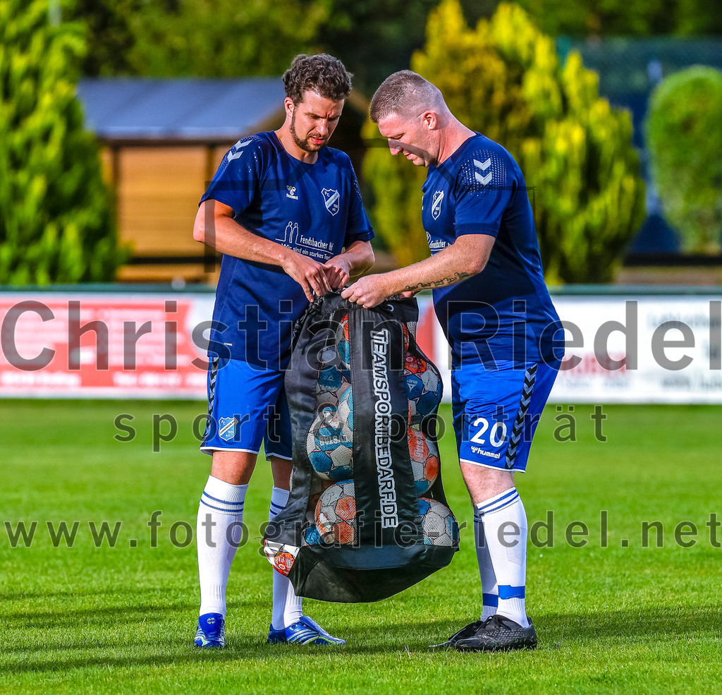 2023-07-25_018_FC_Langengeisling_III_gegen_SV_Riedmoos_III | Erding, Deutschland, 25.07.2023:
Fußball, C-Klasse 2023 / 2024, Testspiel, FC Langengeisling III gegen SV Riedmoos e.V. 1959 III, Endergebnis: 3:5

Foto: Christian Riedel / fotografie-riedel.net