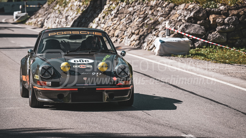 19. Arosa ClassicCar 2023 - 2. September 2023 | 19. Arosa ClassicCar 2023
Arosa, Schweiz
Hänggi Peter aus Frauenfeld mit der Startnummer 608 in einem Porsche 911 Carrera 2, Jahrgang 1990, in der Klasse Demonstration.
@arosaclassiccar, @arosa.official, #arosaclassiccar, #arosa, #76curves, #classiccar
Bild: Sportfotografie Markus Aeschimann | www.markus-aeschimann.ch - Realisiert mit Pictrs.com