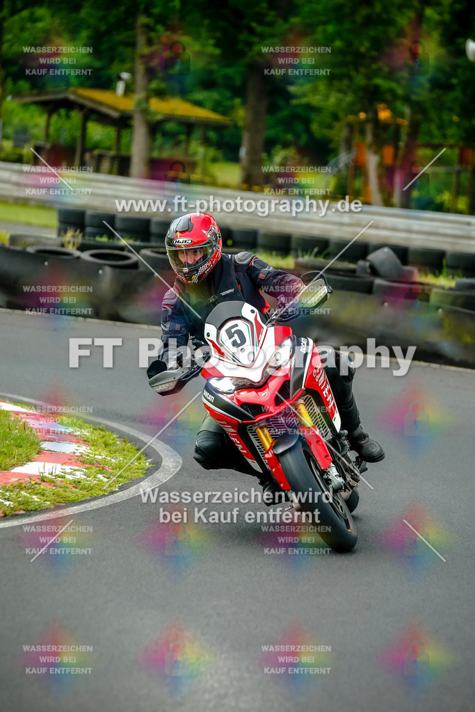 VBK-3986 | Hier findet Ihr Bilder von Touristenfahrten auf der Nürburgring Nordschleife oder von anderen Veranstaltungen die ich besucht habe. Viel Spass beim Durch Schauen 
