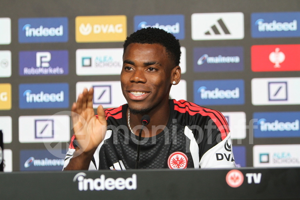 Raphael_Onyedika | Online-Shop | monipfaff.de - Realisiert mit Pictrs.com