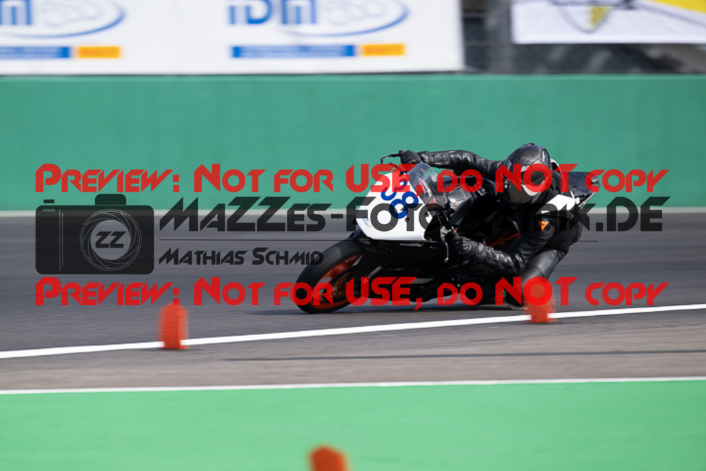 MaZZes_FotoMatrix_220507_95259 | Fotograf Mathias Schmid
Sportfotograf,
Eventfotograf,
Hochzeitsfotograf,
Portraitfotograf