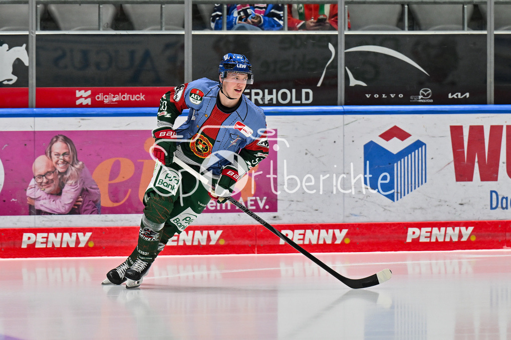 Augsburger Panther - ERC Ingolstadt | Im Bild Sebastian ZWICKL (Augsburger Panther 83) beim warmup vor dem match zwischen den Augsburger Panthern und dem ERC Ingolstadt am 13. Spieltag der Penny DEL im Curt Frenzel Stadion am 23.10.2025