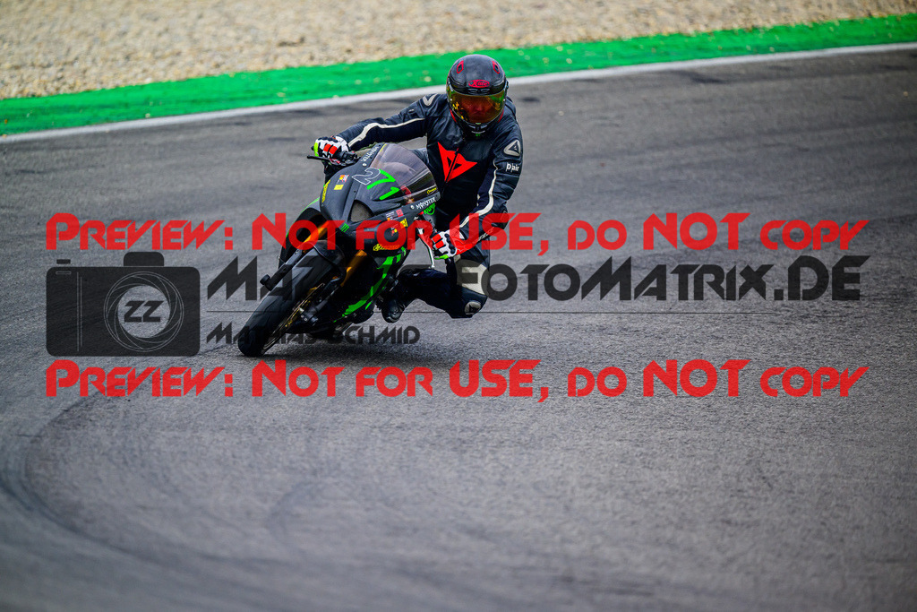 MaZZes_FotoMatrix_240614_6007705_5086 | ROT