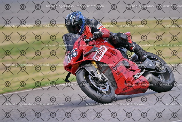 26bt05-1833 | markuskiefer.com - Realisiert mit Pictrs.com