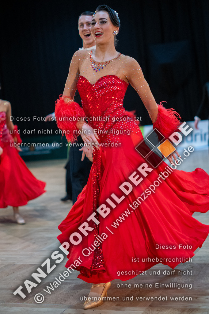 20250118-11635 | Hier finden Sie Tanz Bilder vom Latein und Standard Formationen tanzen. Sportbilder vom Tanzsport. Schöne Fotos und von Weltmeisterschaft, Europameisterschaft, Bundesliga, Regionalliga, Oberliga und Landesliga sowie von GOC Stuttgart, DanceComp, WM Bremen