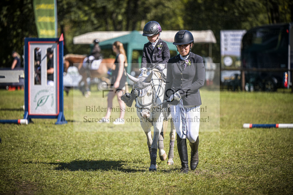 DOS_0268 | Entdecke hochwertige Reitturnierfotos von Foto Oger. Professionell, emotional und authentisch – jetzt Lieblingsmomente im Shop bestellen.Deutschlandweite Turnierfotografie. - Realisiert mit Pictrs.com