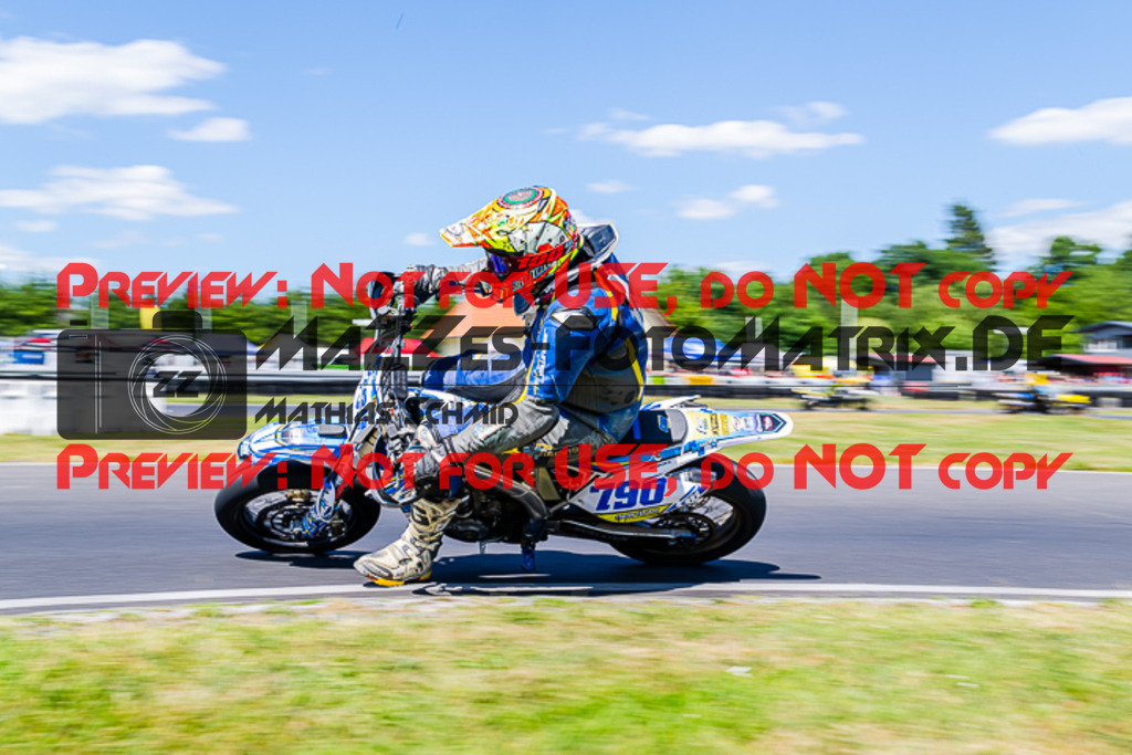 MaZZes_FotoMatrix_220702_1806 | S3