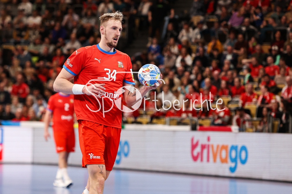 Tschechien - Portugal | Dominik SOLAK (CZE #34) am Ball / Freisteller / Einzelfoto