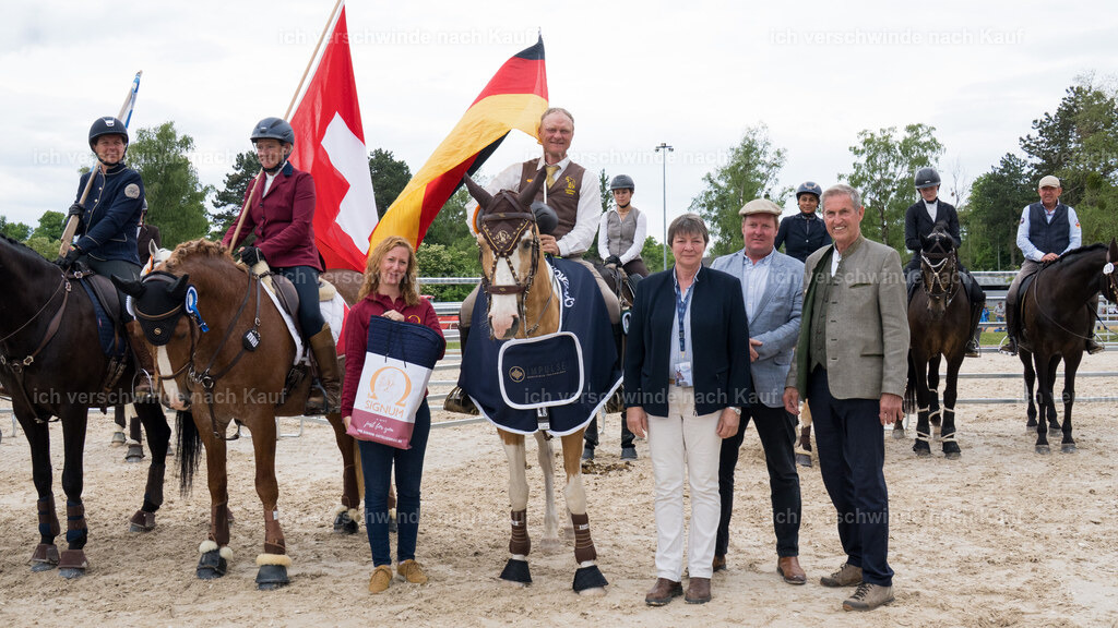 WE_sonntag_Stoib_Siegerehrung_PI2025_3371 | Pferd International München 2025