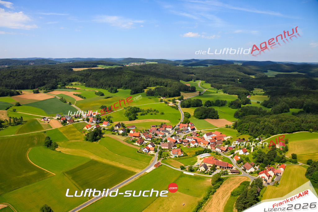 Die Luftaufnahme Leutzdorf - Gößweinstein wurde vom UL-Flugzeug (keine Drohne) aus fotografiert.Hohe Druck- Auflösung-die Geschenkidee!