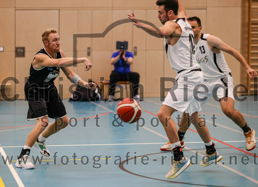 2023-10-08_019_TSV_Vaterstetten_gegen_ESV_Staffelsee | Vaterstetten, Deutschland, 08.10.2023:
Basketball, Bayernliga Herren Süd 2023 / 2024, 3. Spieltag, TSV Vaterstetten gegen ESV Staffelsee, Endergebnis: 62:90

Foto: Christian Riedel / fotografie-riedel.net