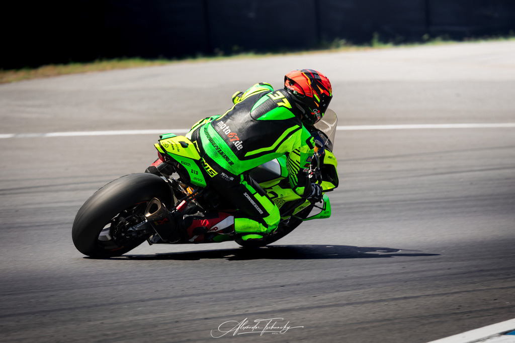 Ducati Trackday Hockenheimring 2026 | Entdecken Sie die faszinierende Welt von Alexander Tschuncky Arts: Kreative Fotografie, atemberaubende Automobilkunst und hochwertiger Bilderdruck. Lassen Sie sich inspirieren! - Realisiert mit Pictrs.com