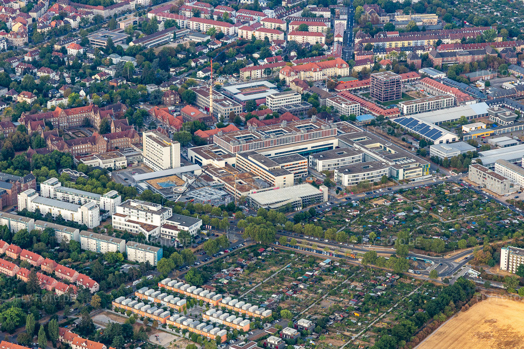 Luftbild: Städtisches Klinikum Karlsruhe im Ortsteil Nordweststadt in Karlsruhe im Bundesland Baden-Württemberg in Deutschland. Foto: IMG_134189.jpg vom 26.08.2022 durch Werner Riehm/FLY-FOTO.deWWW.KLINIKUM-KARLSRUHE.COM