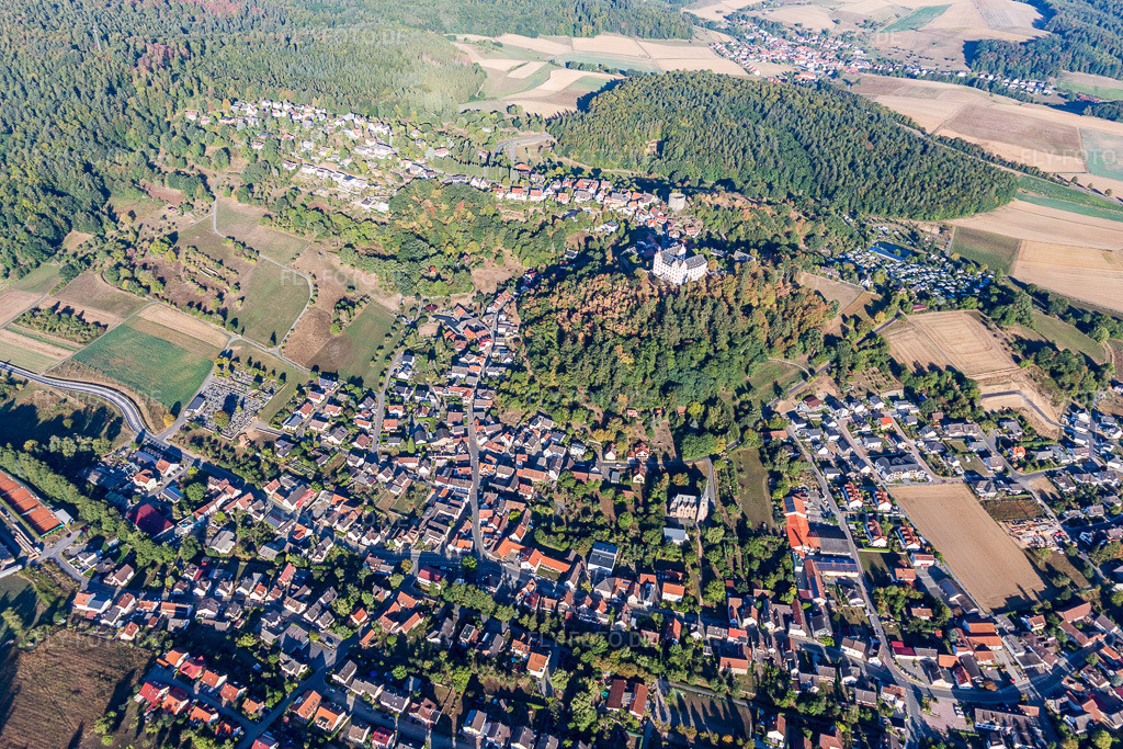 Luftbild: Fischbachtal, Schloß Lichtenberg im Ortsteil Niedernhausen in Fischbachtal im Bundesland Hessen in Deutschland. Foto: IMG_110964.jpg vom 08.09.2018 durch Werner Riehm/FLY-FOTO.de