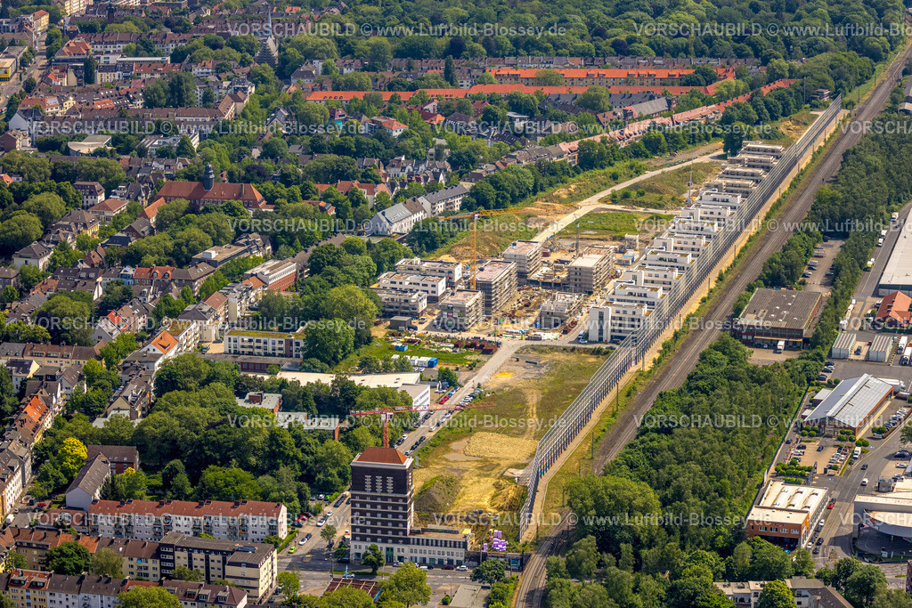 Dortmund240507124 | Luftbild, Baustelle Kronprinzenviertel für Neubau von Wohnungen, Hertha-Hoffmann-Straße, Am Wasserturm Südbahnhof, hinten Reihenhaus Mietshäuser Wohnsiedlung  mit roten Dächern Düsseldorfer Straße und Im Grubenfeld, Ruhrallee, Dortmund, Ruhrgebiet, Nordrhein-Westfalen, Deutschland