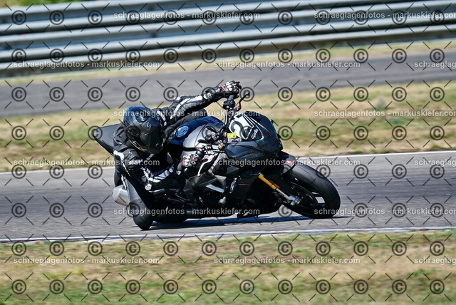 26bt04-0621 | markuskiefer.com - Realisiert mit Pictrs.com